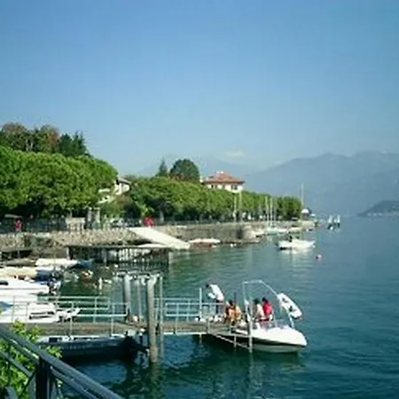 アパート Armonia Del Lago レンノ